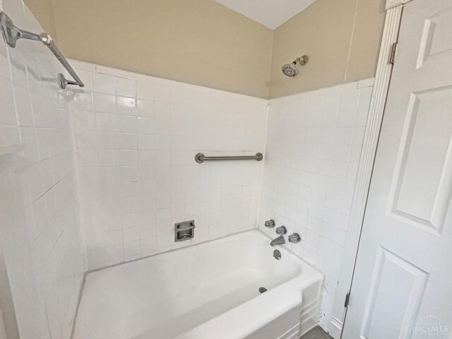 7046 Beechmont Ave, Anderson Twp, OH 45230 - full bathroom with shower / tub combination