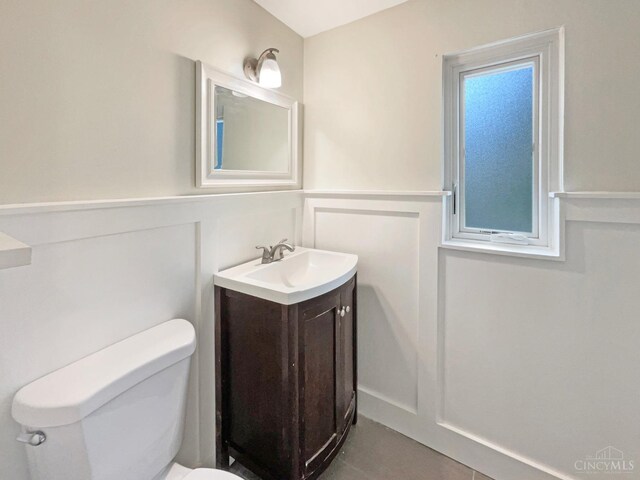 7046 Beechmont Ave, Anderson Twp, OH 45230 - bathroom with toilet and vanity
