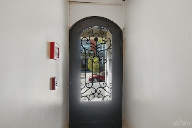 1308 Broadway St Unit 2, Cincinnati, OH 45202 - detailed view of arched walkways, a fire alarm, and a gate