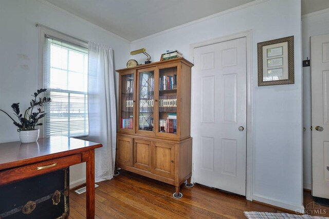 115 Maple Ave, Lebanon, OH 45036 - interior space with wood finished floors and crown molding