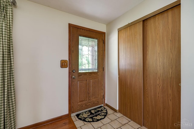 6139 N State Route 48, Clearcreek Twp, OH 45036 - foyer with baseboards