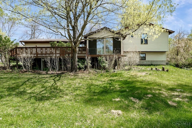 6139 N State Route 48, Clearcreek Twp, OH 45036 - back of house featuring a deck and a yard