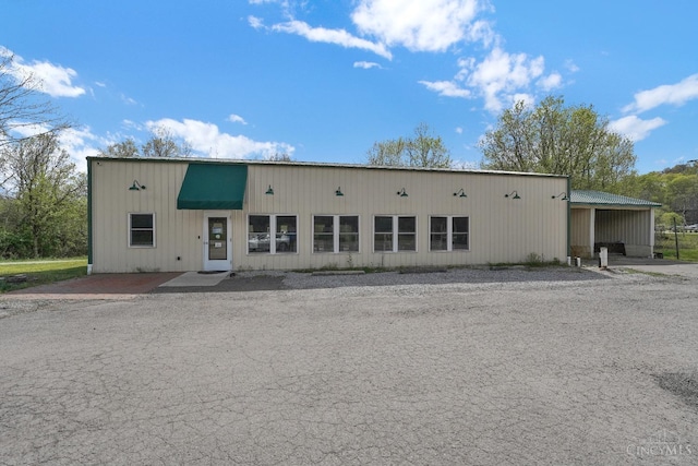 1607 Kato Ln, Marion Twp, OH 43155 - view of building exterior featuring a carport