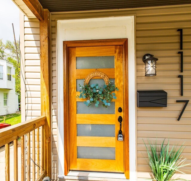 entrance to property with covered porch