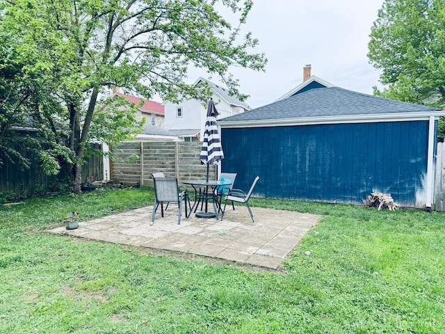 2848 Markbreit Ave, Cincinnati, OH 45209 - view of yard featuring a patio area