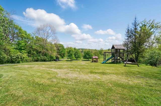 11675 New Biddinger Rd, Harrison Twp, OH 45030 - view of green lawn