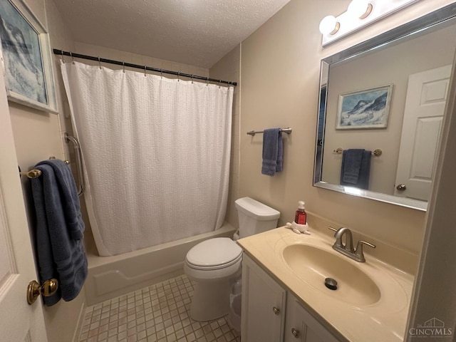full bathroom featuring a textured ceiling, toilet, vanity, and shower / tub combo with curtain