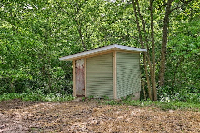 640 Frye Rd, Clay Twp, OH 45171 - view of shed with a wooded view