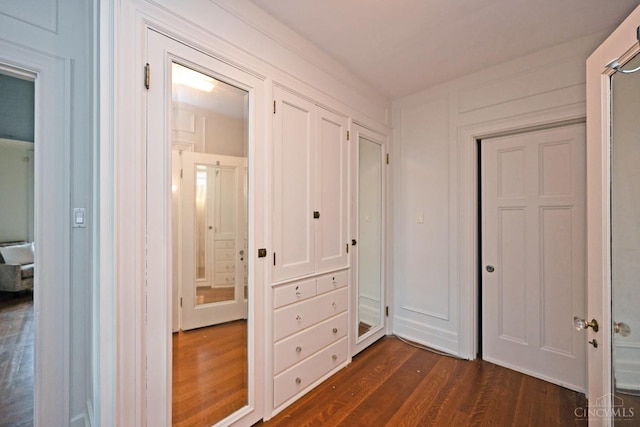 1 Beech Crest Ln, Cincinnati, OH 45206 - hall featuring dark wood-type flooring