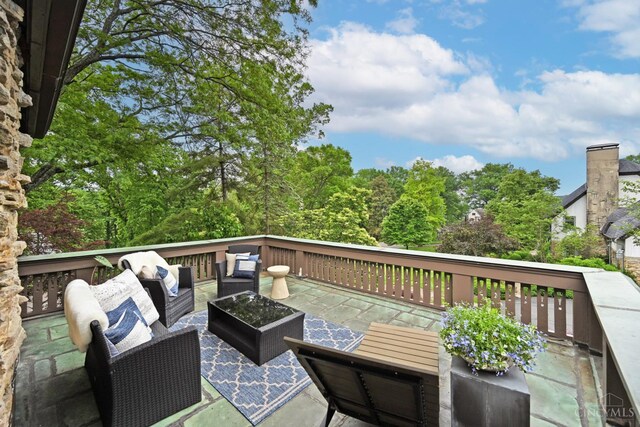1 Beech Crest Ln, Cincinnati, OH 45206 - deck featuring outdoor lounge area