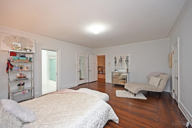 1 Beech Crest Ln, Cincinnati, OH 45206 - bedroom featuring wood finished floors, ornamental molding, and baseboards