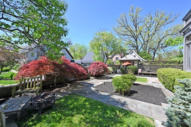 1 Beech Crest Ln, Cincinnati, OH 45206 - view of yard featuring an outdoor fire pit