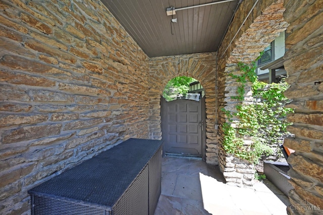 1 Beech Crest Ln, Cincinnati, OH 45206 - property entrance featuring stone siding