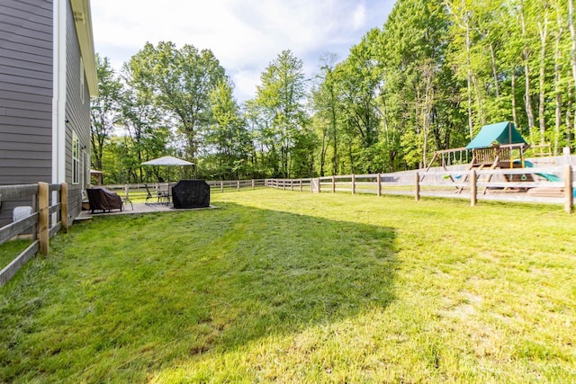 40 Glen Mary Dr, Pierce Twp, OH 45102 - view of yard with a playground and a patio