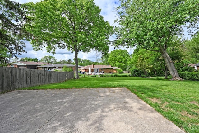 5638 Victoryview Ln, Delhi Twp, OH 45233 - view of yard