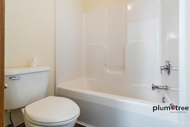 378 Natalie Ln, Turtle Creek Twp, OH 45036 - full bath featuring toilet and washtub / shower combination