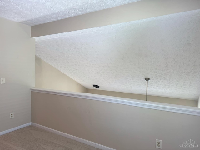 232 Choctaw Cir, Franklin, OH 45005 - detailed view of a textured ceiling, carpet flooring, and baseboards