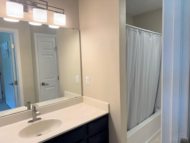 232 Choctaw Cir, Franklin, OH 45005 - full bath with vanity and shower / bathtub combination with curtain