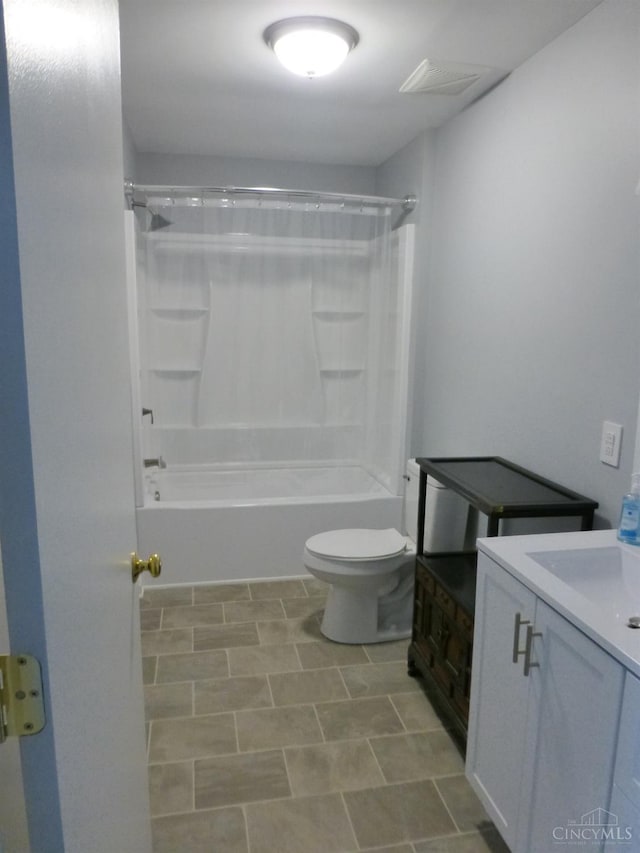 7274 Frey Rd, Goshen Twp, OH 45122 - bathroom featuring vanity and bathing tub / shower combination