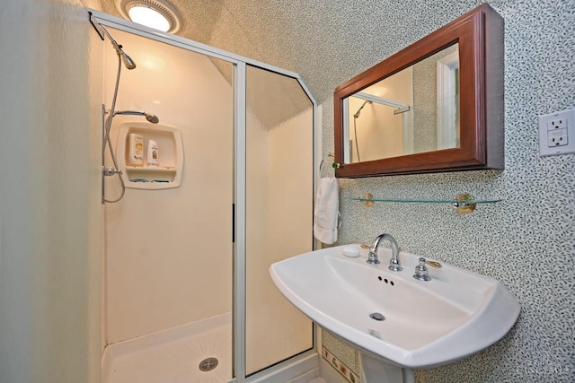 667 N Meadowcrest Cir, Springfield Twp, OH 45231 - full bathroom with a stall shower and a sink
