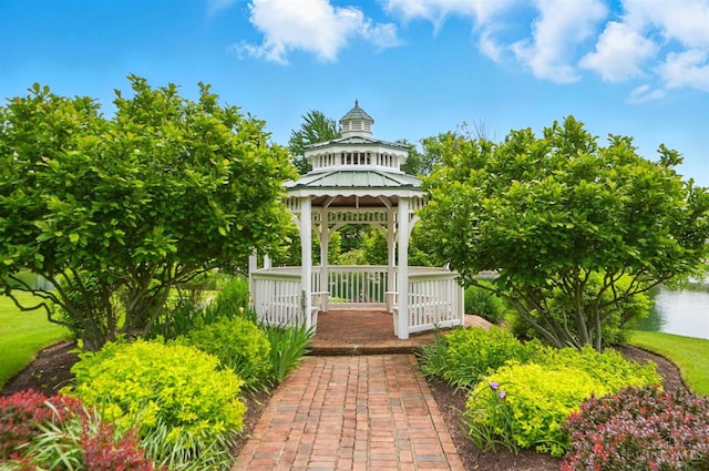 7785 Dew Drop Cir, Hamilton Twp, OH 45039 - surrounding community with a gazebo and a water view