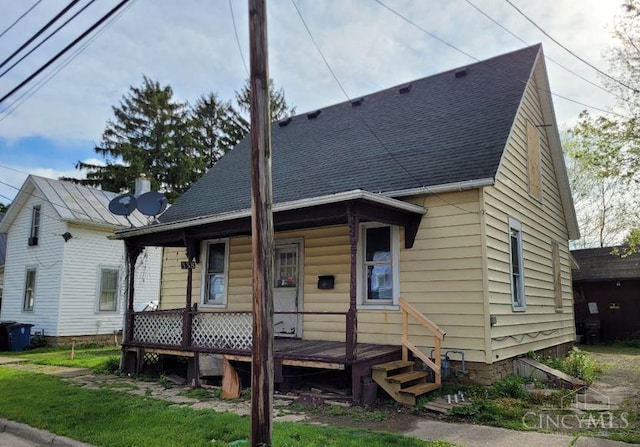 338 S Walnut St, Wilmington, OH 45177 - view of front of house with a porch and roof with shingles