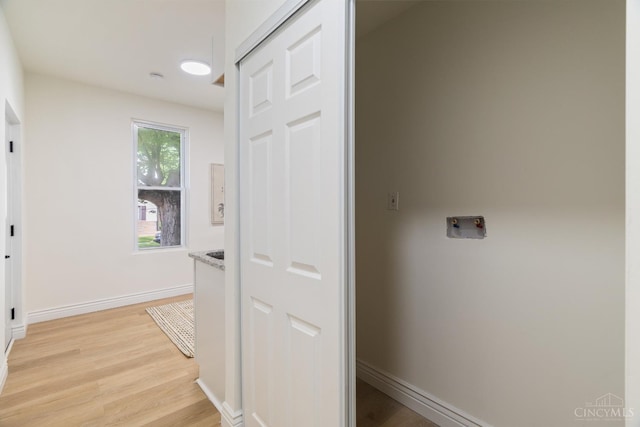 926 Shuler Ave, Hamilton, OH 45011 - hall featuring light wood-style floors and baseboards