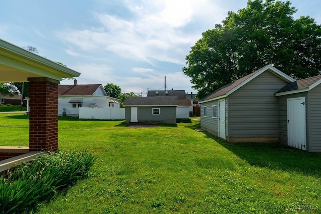 926 Shuler Ave, Hamilton, OH 45011 - view of yard featuring an outbuilding
