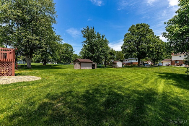 1366 Devils Backbone Rd, Green Twp, OH 45233 - view of yard