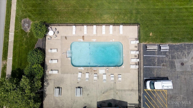 4906 Chalet Dr Unit 7, Saint Bernard, OH 45217 - bird's eye view of a pool