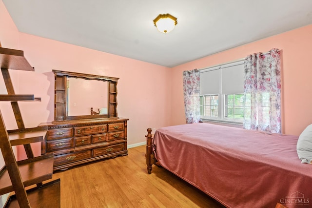 200 Santa Fe Rd, Middletown, OH 45042 - bedroom featuring wood finished floors and baseboards