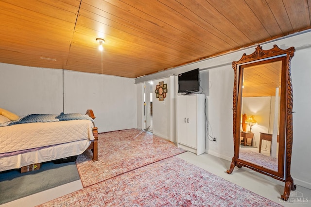 200 Santa Fe Rd, Middletown, OH 45042 - bedroom featuring wood ceiling
