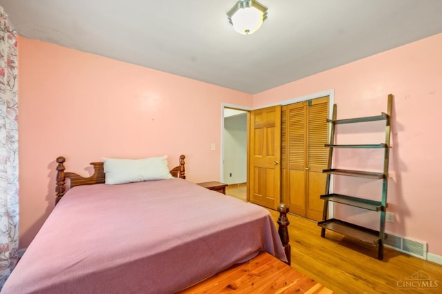200 Santa Fe Rd, Middletown, OH 45042 - bedroom featuring wood finished floors and a closet