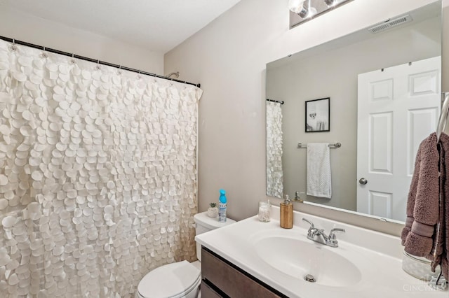5859 Parkview Ln, Miami Twp, OH 45150 - bathroom with vanity, toilet, and a shower with curtain