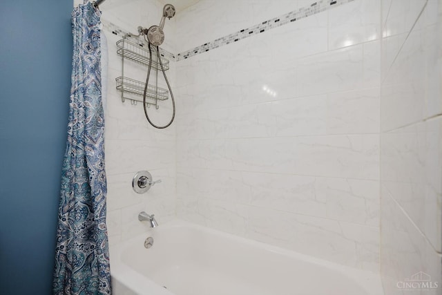 4634 Courtwood Cir, Union Twp, OH 45103 - full bathroom with shower / tub combo