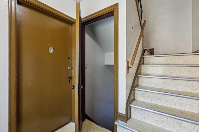 3366 Wunder Ave, Cincinnati, OH 45211 - view of stairway