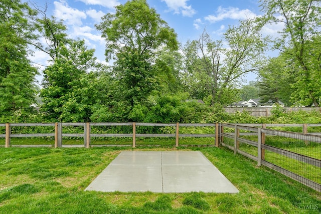 6482 Tralee Ln, Goshen Twp, OH 45122 - view of yard with a patio