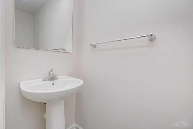 6482 Tralee Ln, Goshen Twp, OH 45122 - view of bathroom