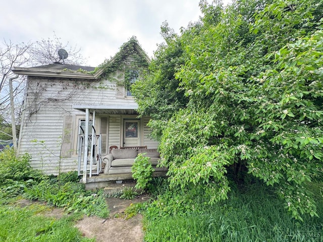 9045 Willey Rd, Crosby Twp, OH 45030 - view of front of home featuring covered porch