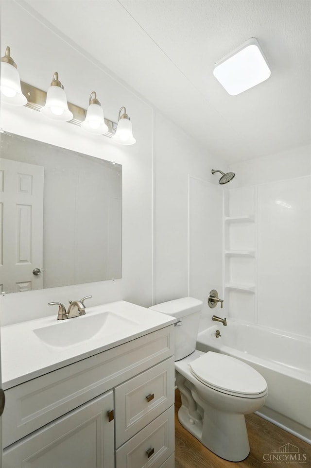 665 Diamond Loop, Middletown, OH 45044 - full bathroom with vanity, toilet, and shower / bath combination