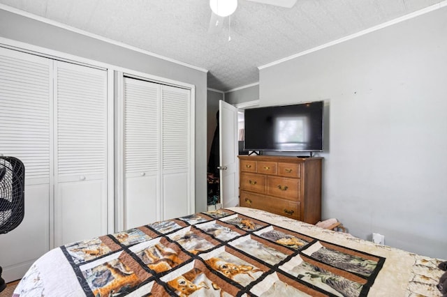 849 E Columbus St, Wilmington, OH 45177 - bedroom featuring ornamental molding, a ceiling fan, and a closet