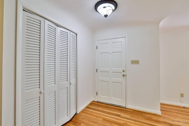 1885 Forest View Ct, Green Twp, OH 45233 - entrance foyer with light wood finished floors and baseboards