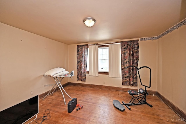 1917 Webman Ct, Cincinnati, OH 45223 - exercise area with wood finished floors and baseboards