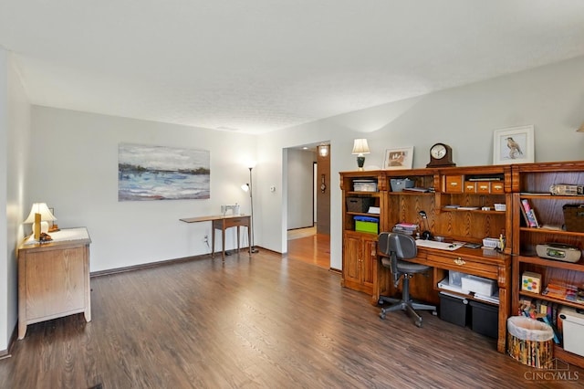21 Garden Cir, Wilmington, OH 45177 - office space with wood finished floors and baseboards