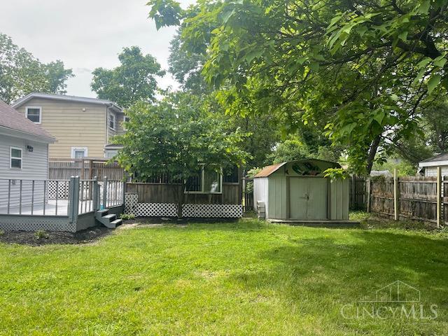 4 Cottage Ct, Anderson Twp, OH 45230 - view of yard featuring a wooden deck