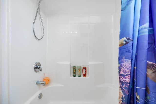 1240 Carriage Hill Ln, Hamilton, OH 45013 - full bath with shower / bath combo