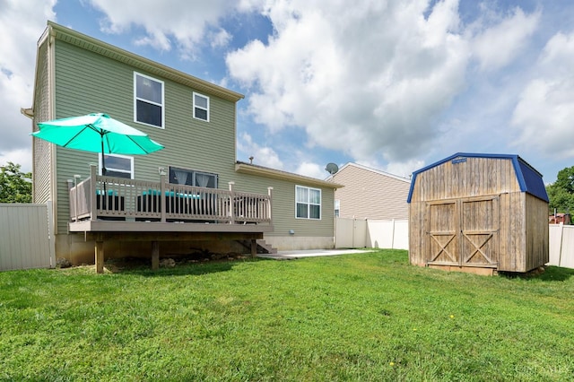 1240 Carriage Hill Ln, Hamilton, OH 45013 - rear view of property with a wooden deck