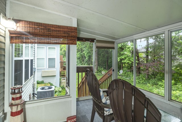 7638 Lake Pointe, Hamilton Twp, OH 45039 - sunroom / solarium featuring vaulted ceiling
