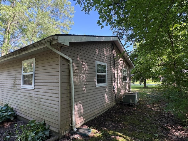 2307 Wilshire Cir, Stonelick Twp, OH 45122 - view of side of property with a central air condition unit