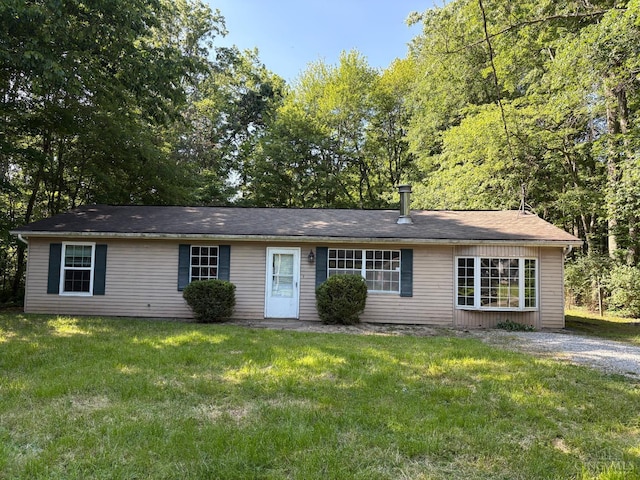 2307 Wilshire Cir, Stonelick Twp, OH 45122 - ranch-style house with a front lawn